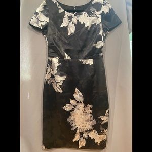 TTahari fully line floral sheath dress